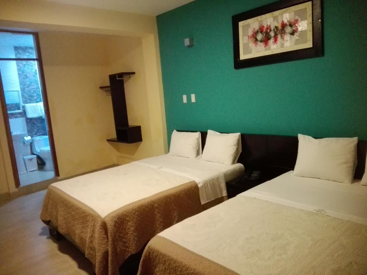 Hotel Vicente De La Vega チクラーヨ エクステリア 写真