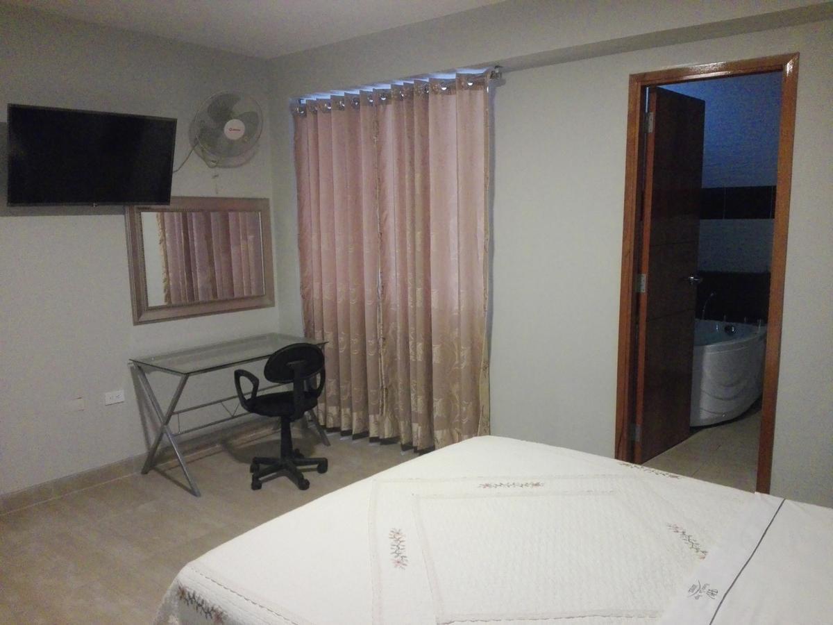 Hotel Vicente De La Vega チクラーヨ エクステリア 写真