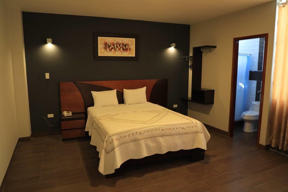 Hotel Vicente De La Vega チクラーヨ エクステリア 写真